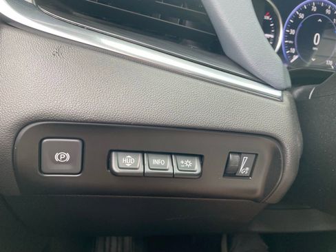 Used 2024 Buick Enclave Premium image 27