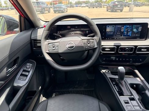 New 2026 Nissan Sentra SR w/ SR Premium Package FWD image 13