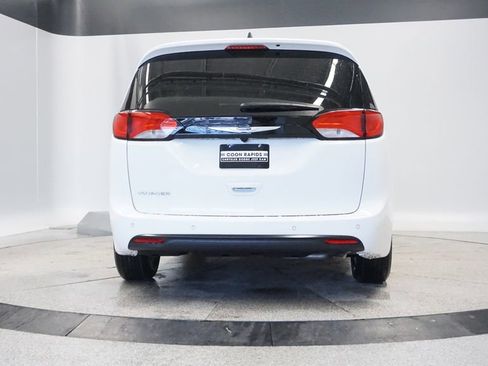 New 2026 Chrysler Voyager LX image 7