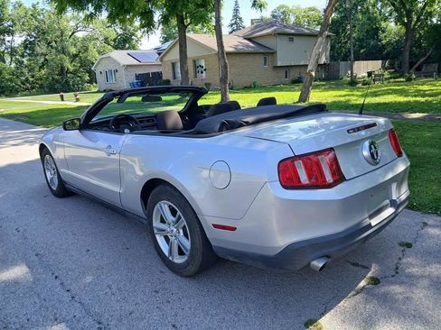 Used 2012 Ford Mustang Convertible RWD image 8