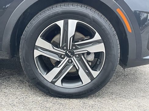 Certified 2023 Kia Sorento EX image 9