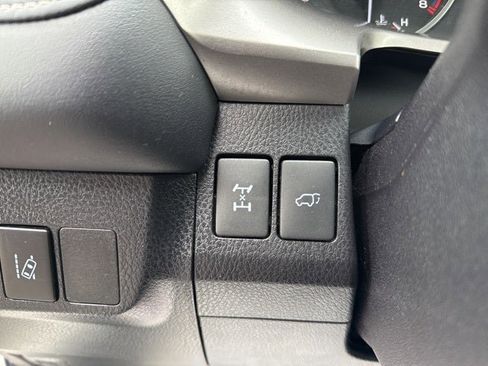 Used 2018 Toyota RAV4 XLE image 24