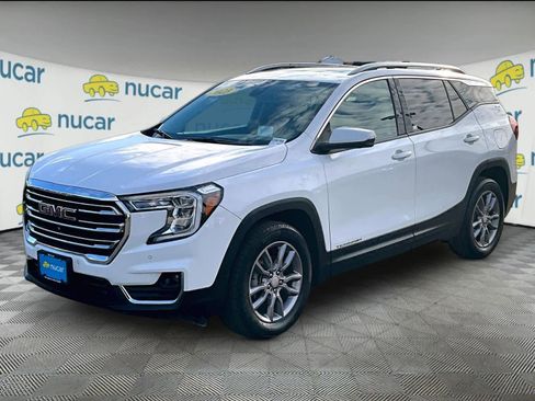 Used 2023 GMC Terrain SLT w/ Tech Package image 3