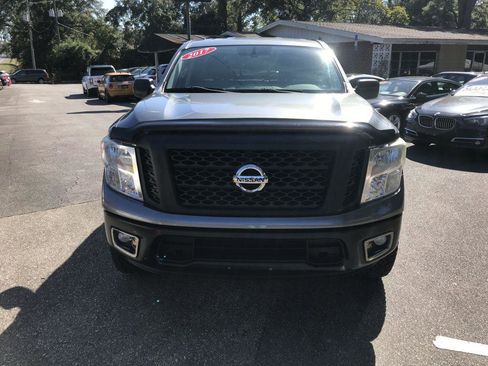 Used 2017 Nissan Titan 4x4 Crew Cab image 2