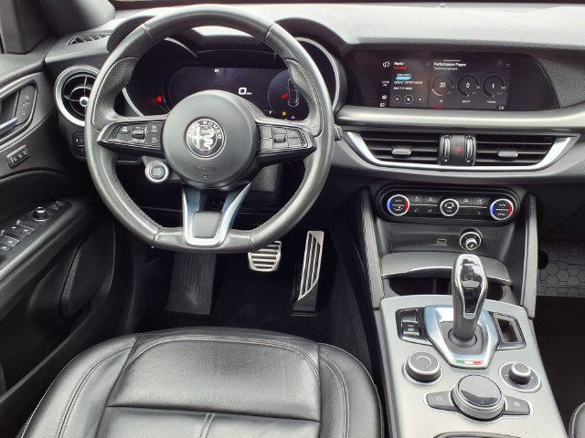 Used 2024 Alfa Romeo Stelvio Ti AWD/4WD image 6