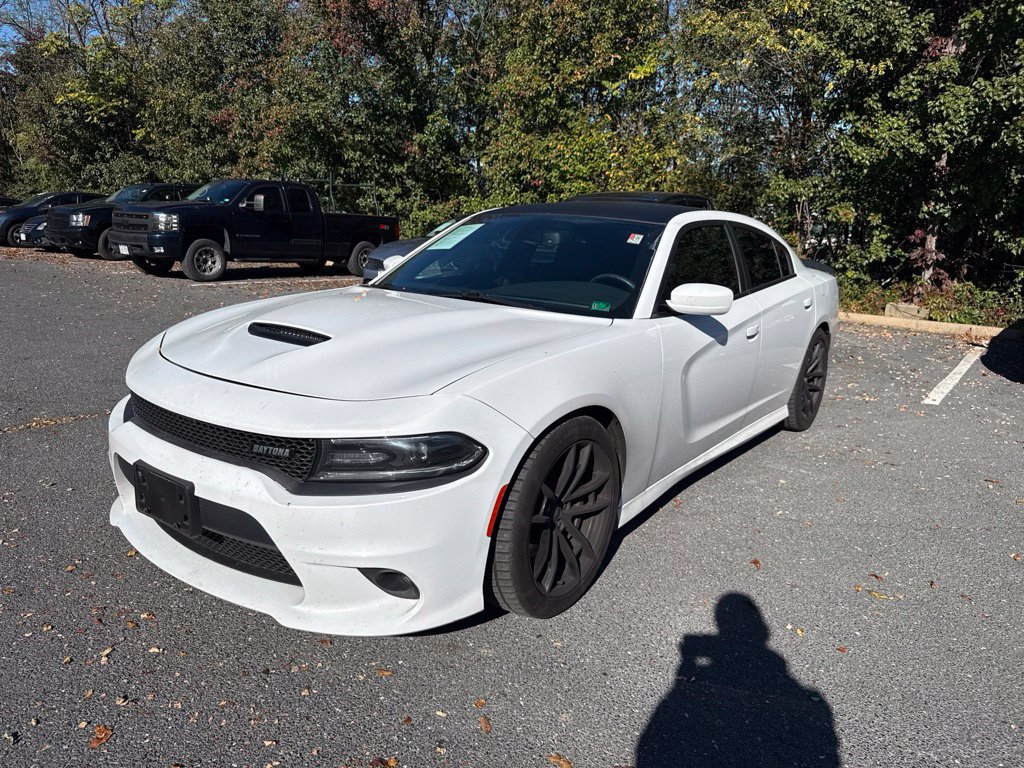 Used 2017 Dodge Charger R/T RWD image 2