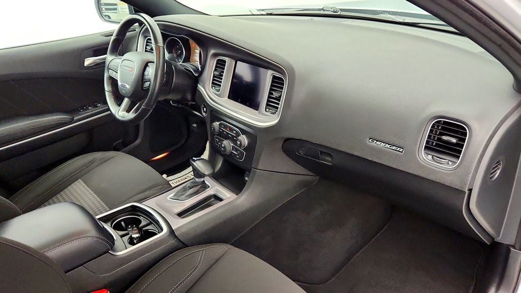 Used 2022 Dodge Charger SXT w/ Driver Convenience Group AWD/4WD image 26