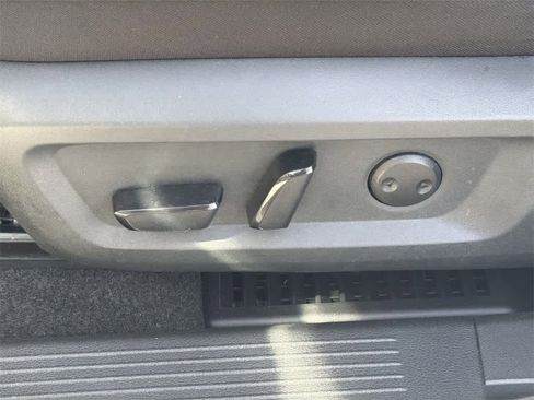 Used 2023 Nissan Rogue SV image 25