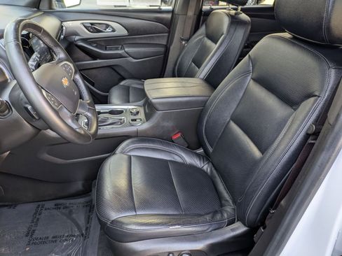 Used 2023 Chevrolet Traverse LT FWD image 21