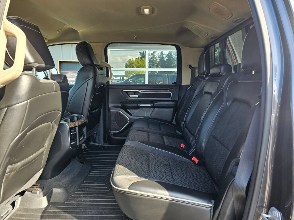 Used 2019 RAM 1500 Laramie AWD/4WD image 17