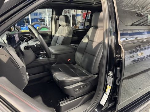 Used 2025 Chevrolet Suburban RST w/ Comfort Package image 25