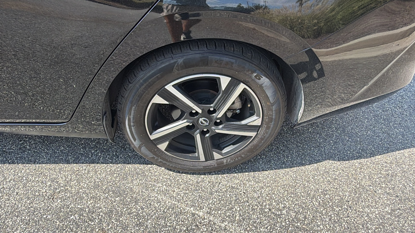 Used 2025 Nissan Sentra SV FWD image 12