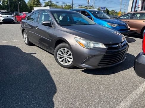 Used 2015 Toyota Camry LE FWD image 1