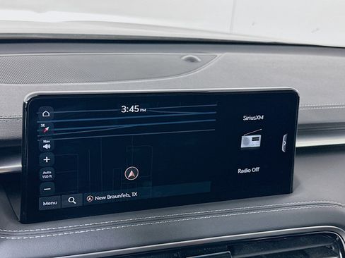 Used 2025 Genesis G70 2.5T image 21