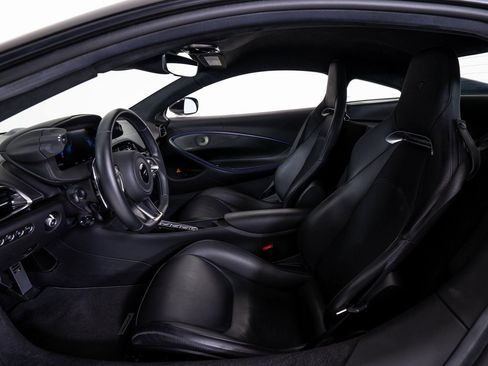 Used 2023 McLaren Artura RWD image 17