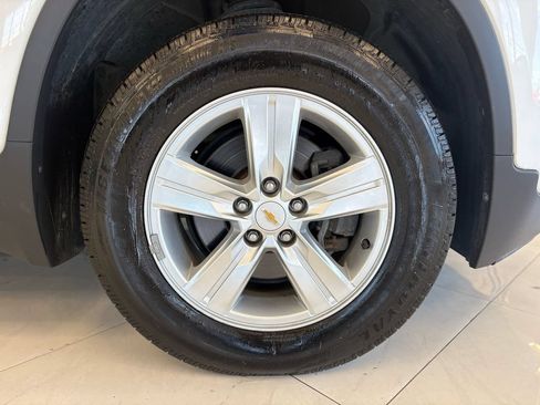 Used 2019 Chevrolet Trax LT w/ LT Convenience Package AWD/4WD image 42