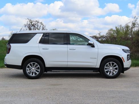 Used 2025 Chevrolet Tahoe Premier w/ Sun And Tow Package AWD/4WD image 2