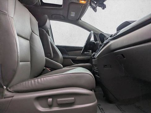 Used 2016 Honda Odyssey Touring Elite image 24