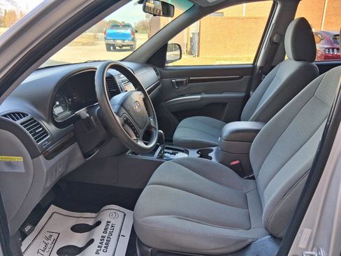 Used 2011 Hyundai Santa Fe GLS image 9