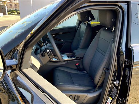 New 2026 Land Rover Range Rover Evoque S image 13