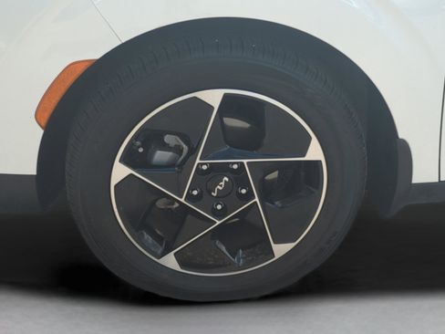 Certified 2023 Kia Soul EX image 10