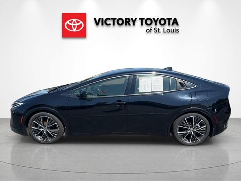 Used 2024 Toyota Prius XLE FWD image 6