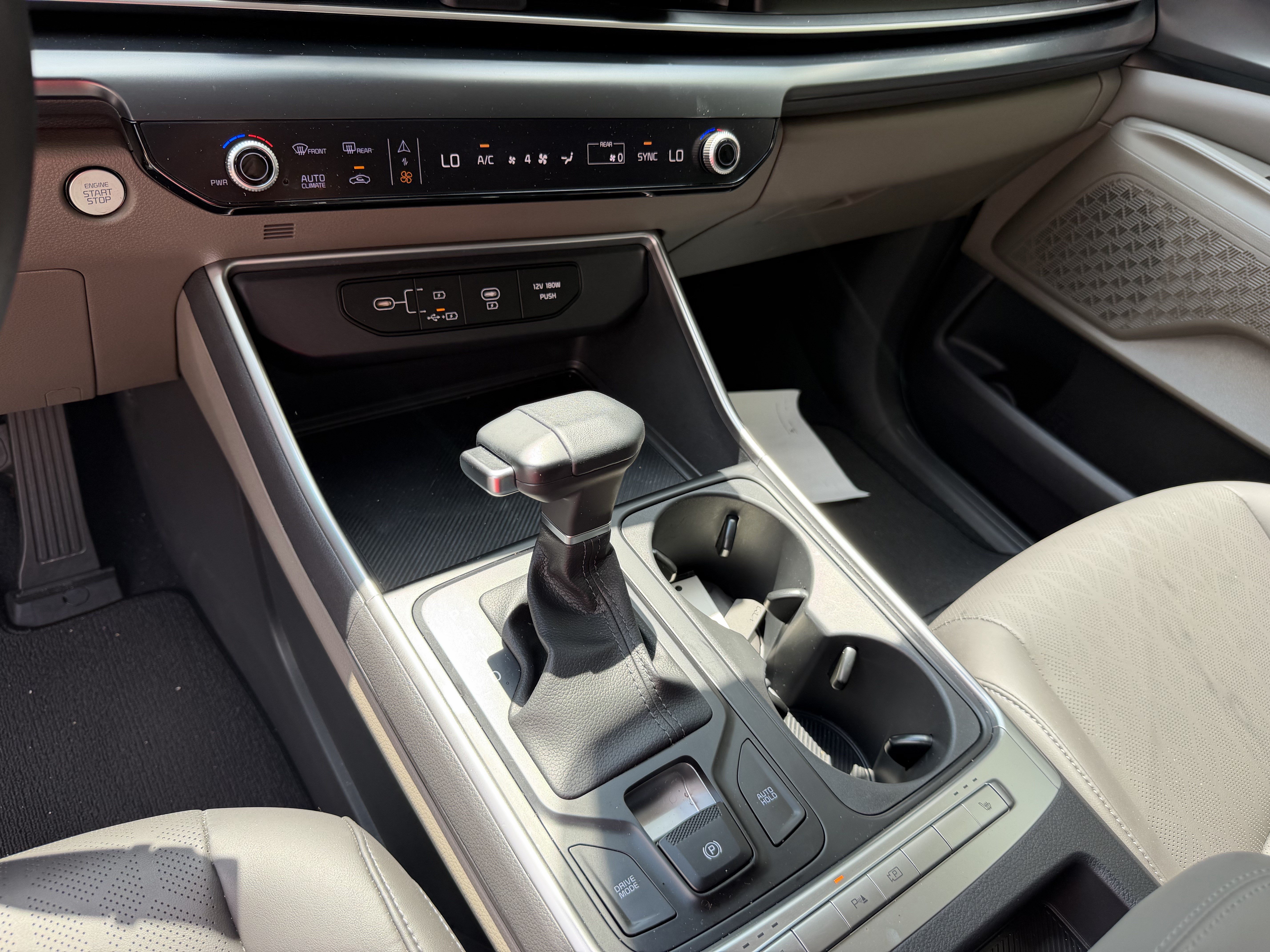Certified 2026 Kia Carnival FWD image 28