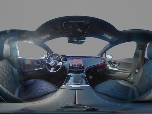 Used 2023 Mercedes-Benz EQE 500 4MATIC Sedan image 30