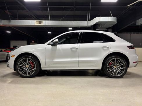 Used 2018 Porsche Macan Turbo image 1