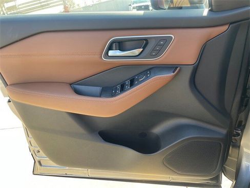 New 2026 Nissan Rogue Platinum w/ Tech Package image 16