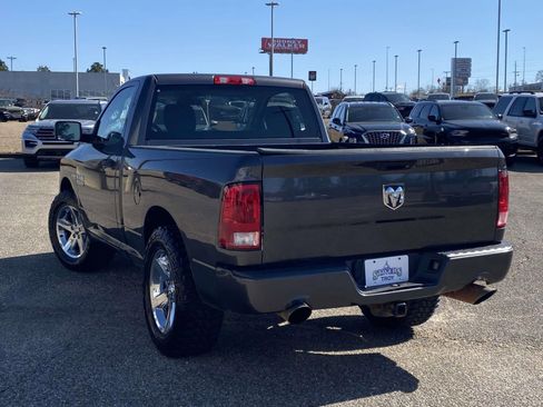 Used 2017 RAM 1500 Express image 5
