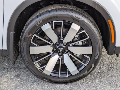 New 2025 Mitsubishi Outlander SE image 11