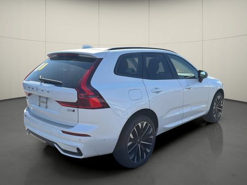 Used 2026 Volvo XC60 B5 Ultra AWD/4WD image 7