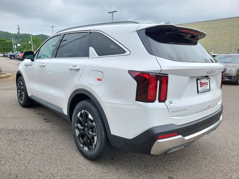 New 2026 Kia Sorento S FWD image 23