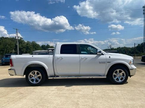 Used 2017 RAM 1500 Laramie w/ Convenience Group AWD/4WD image 5