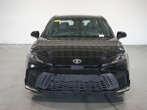 Certified 2025 Toyota Camry SE image 2