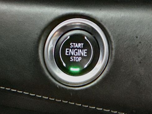 Used 2022 Cadillac Escalade ESV Sport Platinum RWD image 21