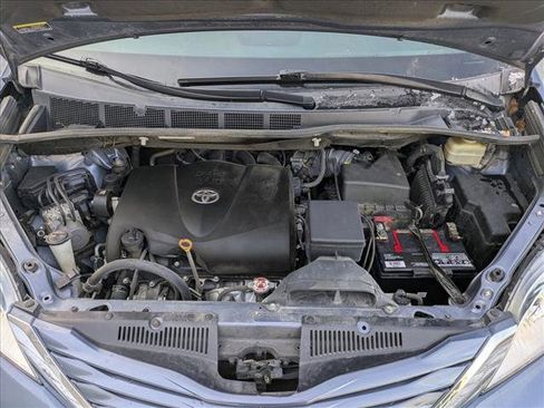 Used 2017 Toyota Sienna LE image 23