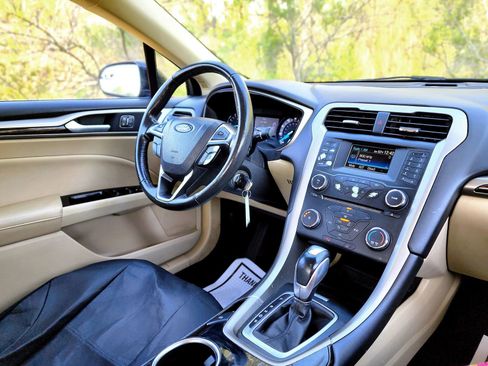 Used 2013 Ford Fusion SE image 14