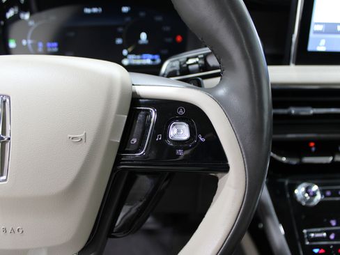 Used 2022 Lincoln Corsair Grand Touring w/ Elements Technology Bundle image 11