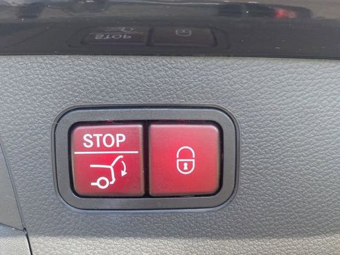 Used 2022 Mercedes-Benz GLC 43 AMG 4MATIC image 22