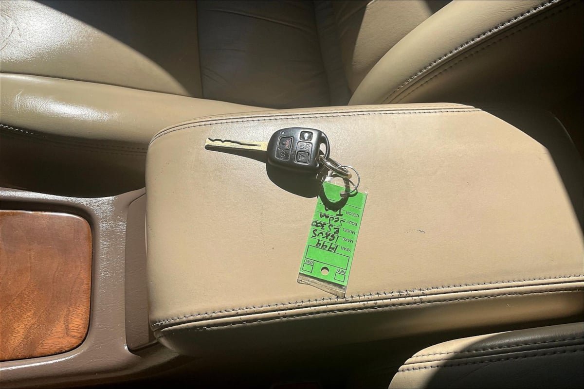 Used 2000 Lexus ES 330 w/ Lexus Value Pkg FWD image 32