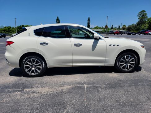 Used 2020 Maserati Levante S AWD/4WD image 4