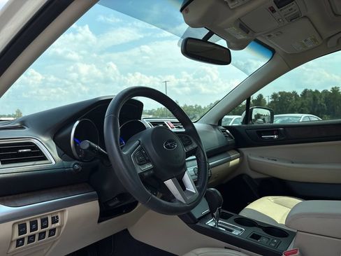 Used 2016 Subaru Outback 2.5i Limited AWD/4WD image 5