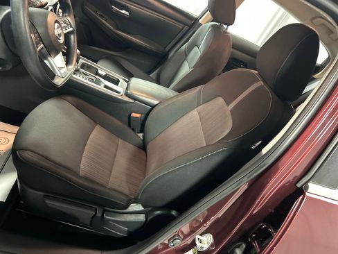 Used 2025 Nissan Sentra SV FWD image 10