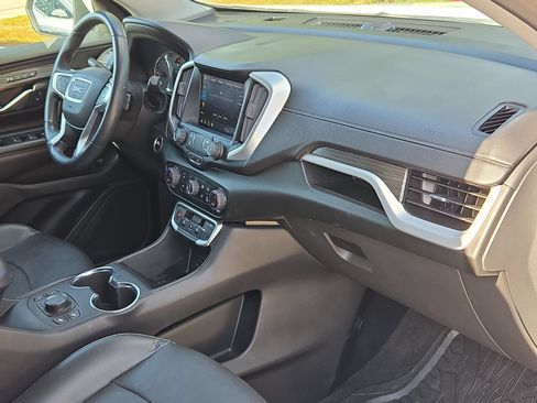 Used 2023 GMC Terrain SLT FWD image 29