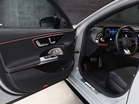 Used 2025 Mercedes-Benz E 53 AMG e 4MATIC Sedan image 32