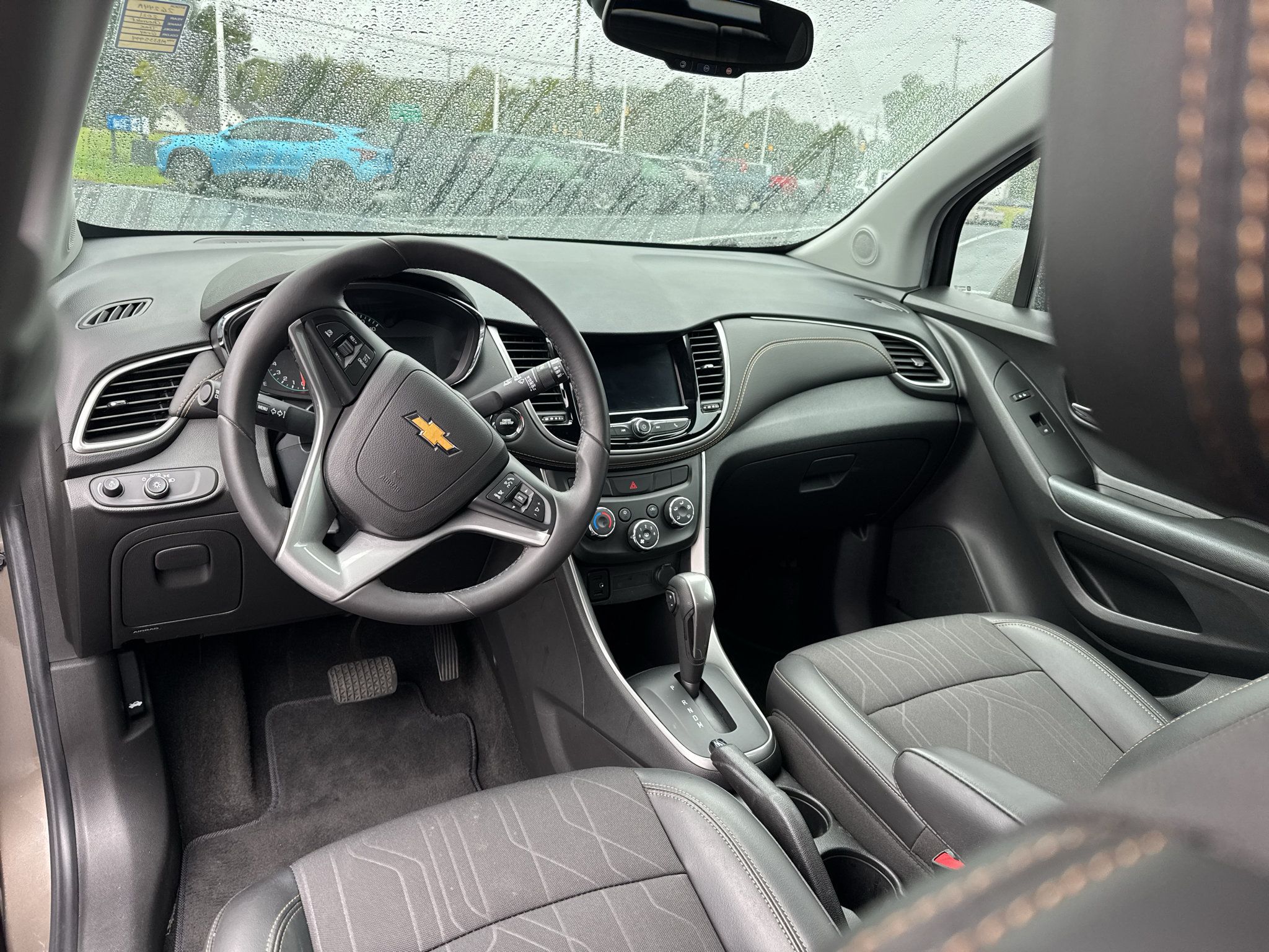 Used 2021 Chevrolet Trax LT w/ Sport Edition FWD image 11