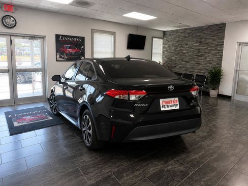 Used 2023 Toyota Corolla LE FWD image 4