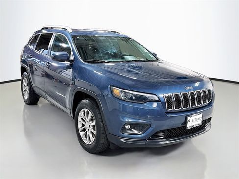 Used 2020 Jeep Cherokee Latitude Plus image 3